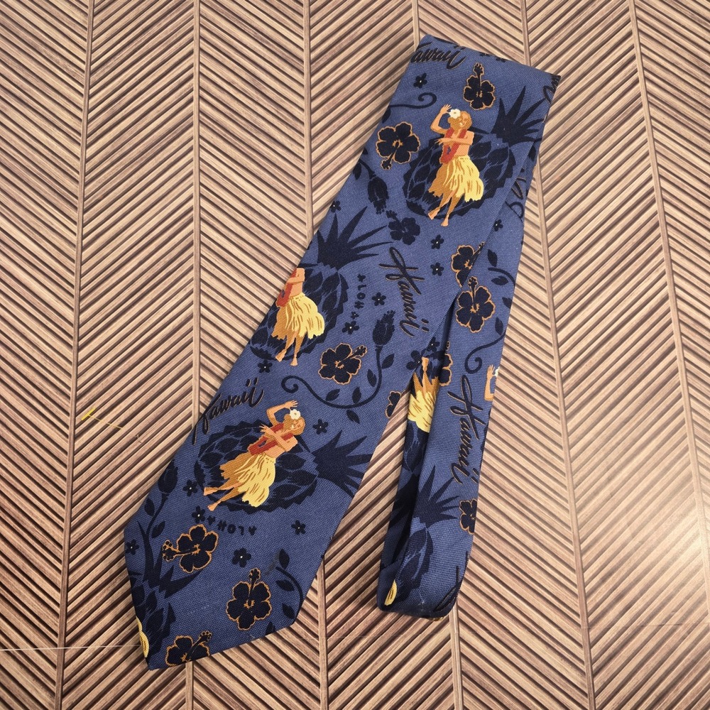 Michael Cassidy for Kahala Mens Silk Tie Blue Hawaii Hula Dancer Pineapple USA‎
